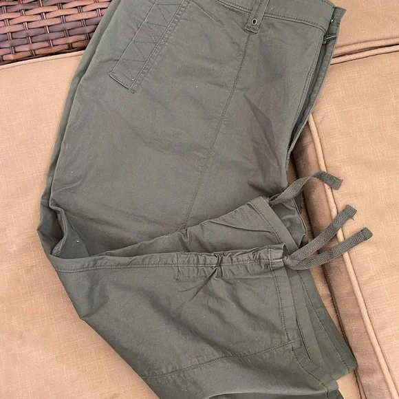 Summer/Fall crop/capris - Picture 4 of 4